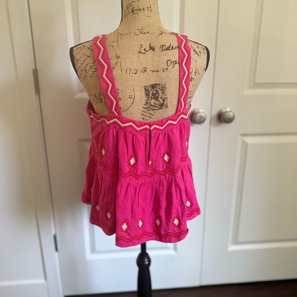 NWT-LOFT vibrant Pink embroidered top. Fun, flirting, and feminine - Picture 4 of 9